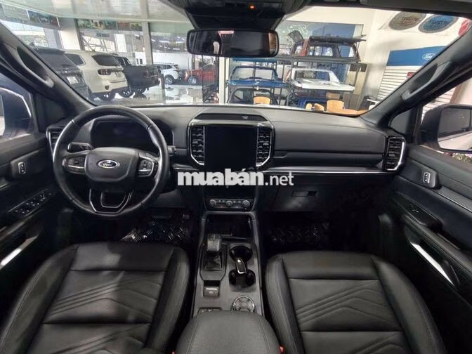 Ford Everest Titanium 4x4 2024 Trắng 7 chỗ