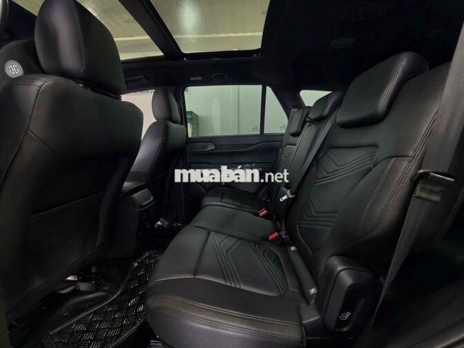 Ford Everest Titanium 4x4 2024 Trắng 7 chỗ