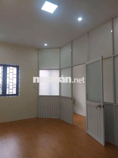 Phú Nhuận 1/  dtcn: 61m2, ngang 4.02 nở hậu 4.23 x15m , 3 tầng hc đủ 