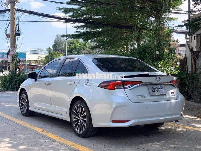 Toyota Corolla Altis 1.8V 2025 Trắng 15.000 km