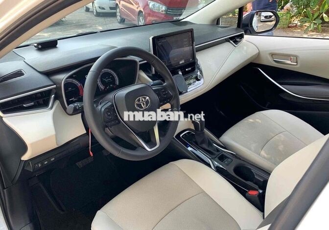 Toyota Corolla Altis 1.8V 2025 Trắng 15.000 km