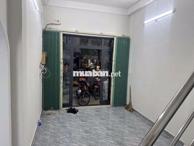  Mặt Tiền Chợ CÂy Quéo Hoàng Hoa Thám 70m2 có 1 Lầu 2 Phòng 17Tr