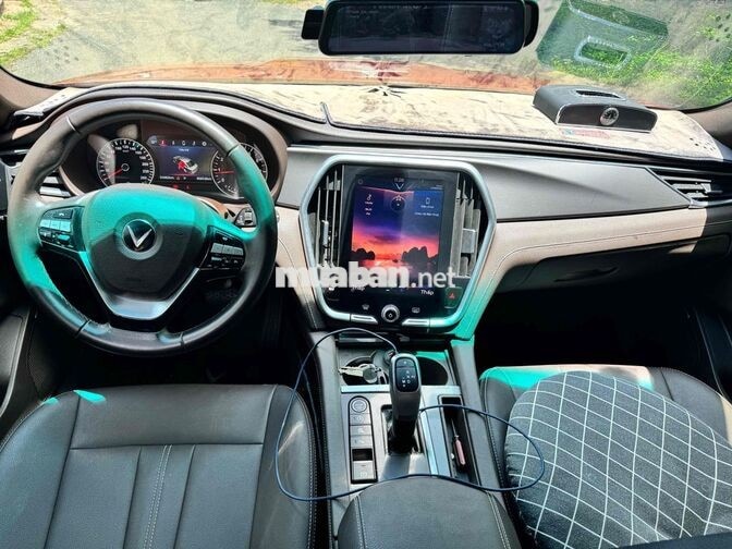 Vinfast Lux A 2.0 Base 2021 Đỏ 55.000 km