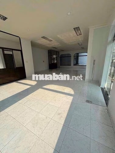  Mặt Tiền Shophouse 110m2 Đường Tân Cảng Bình Thạnh Đậu Xe thoải mái