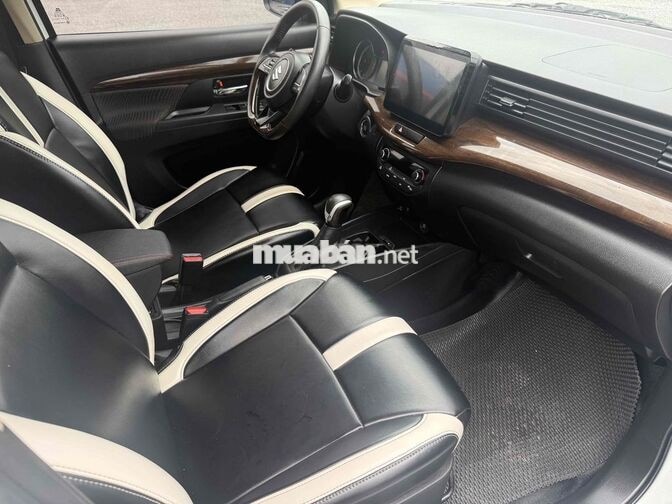 Suzuki Ertiga AT Sport 2021 Trắng Nhập khẩu