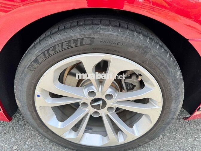 Vinfast Lux A 2.0 Base 2021 Đỏ 55.000 km