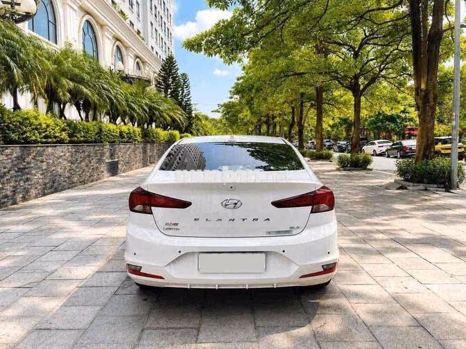 Hyundai Elantra 2.0 GLS 2019 Tự động Trắng 60258km