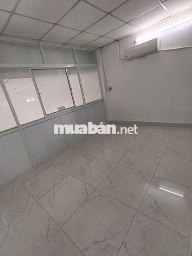 NHỈNH 3.X TỶ / 3PN ,2WC , Ô TÔ ĐỔ CỬA Đ.NHỰA - PVC -GV