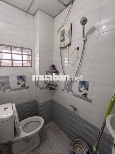 NHỈNH 3.X TỶ / 3PN ,2WC , Ô TÔ ĐỔ CỬA Đ.NHỰA - PVC -GV