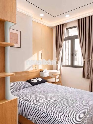 PHÚ NHUẬN - DT:40 m2-5 Phút ra Q.1 - HẺM THÔNG - 2 TẦNG - 3PN (PN TRỆT