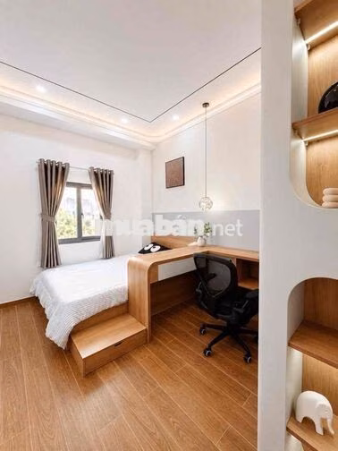PHÚ NHUẬN - DT:40 m2-5 Phút ra Q.1 - HẺM THÔNG - 2 TẦNG - 3PN (PN TRỆT