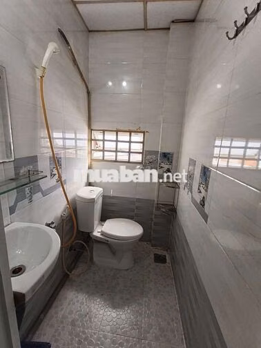 NHỈNH 3.X TỶ / 3PN ,2WC , Ô TÔ ĐỔ CỬA Đ.NHỰA - PVC -GV