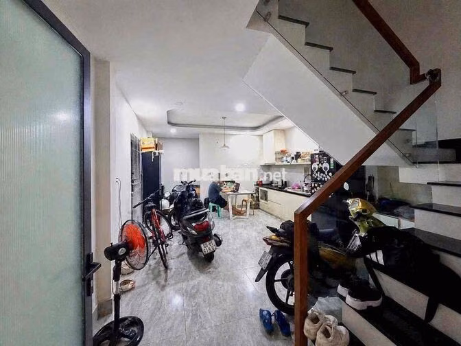 BÁN NHÀ MẶT TIỀN HỒNG BÀNG – NGAY VÒNG XOAY CÂY GÕ – 11,5 TỶ