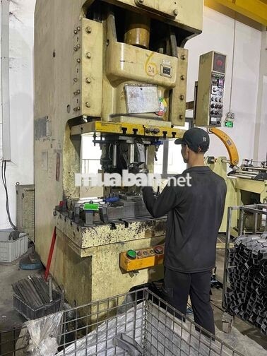 Tuyển lao động đóng gói đồ chơi trẻ em