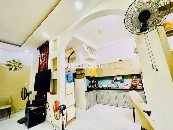 Sát Nguyễn Văn Khối - 53m2 -2 lầu - ngang 7m thoáng 