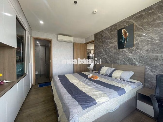Cần bán căn góc Fhome 2pn tầng cao view đẹp ngay trung tâm thành phố