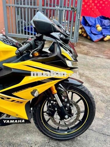 Yamaha R15v3 Vàng Xe côn tay