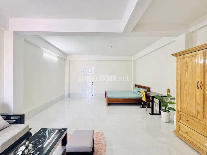 CĂN HỘ 40M2 BAN CÔNG THOÁNG NGAY ETOWN CỘNG HÒA