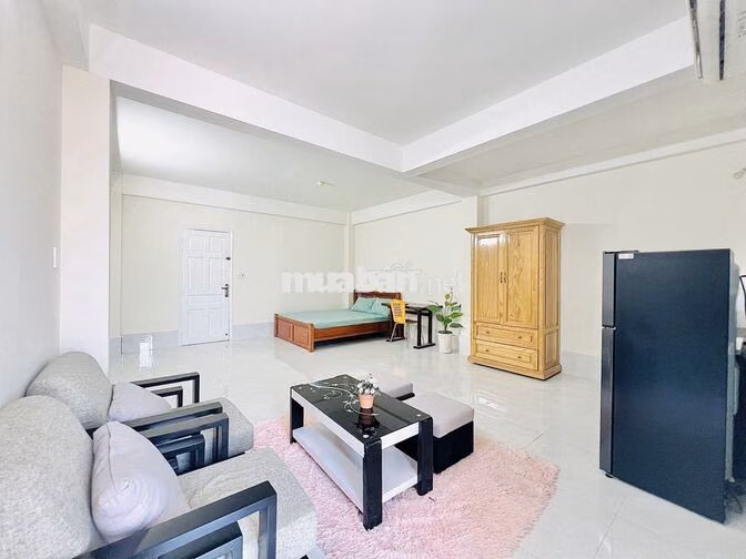 CĂN HỘ 40M2 BAN CÔNG THOÁNG NGAY ETOWN CỘNG HÒA