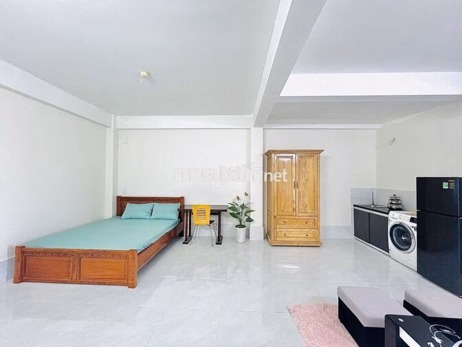 CĂN HỘ 40M2 BAN CÔNG THOÁNG NGAY ETOWN CỘNG HÒA