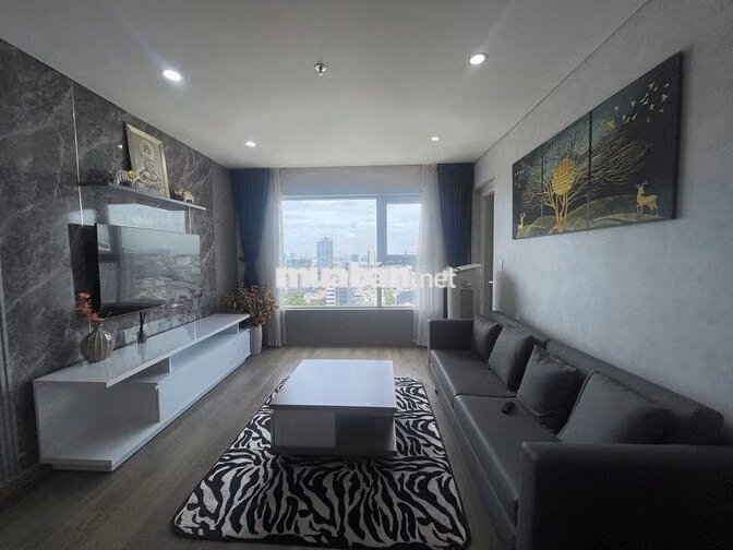 Cần bán căn góc Fhome 2pn tầng cao view đẹp ngay trung tâm thành phố
