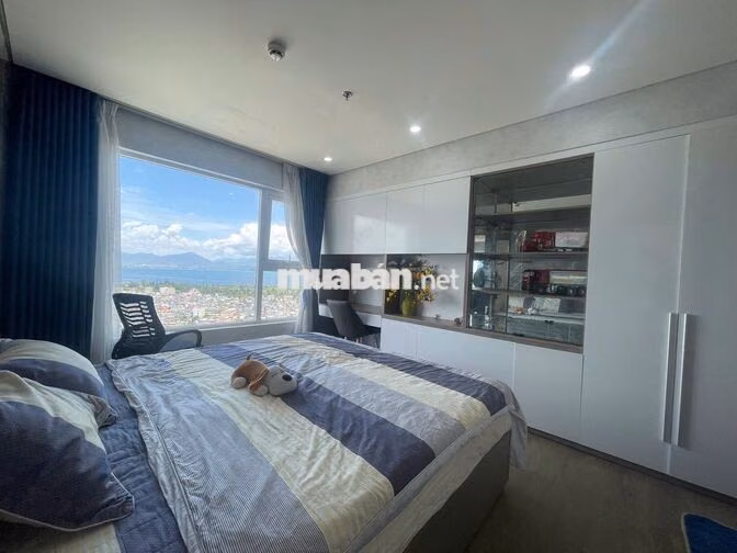 Cần bán căn góc Fhome 2pn tầng cao view đẹp ngay trung tâm thành phố