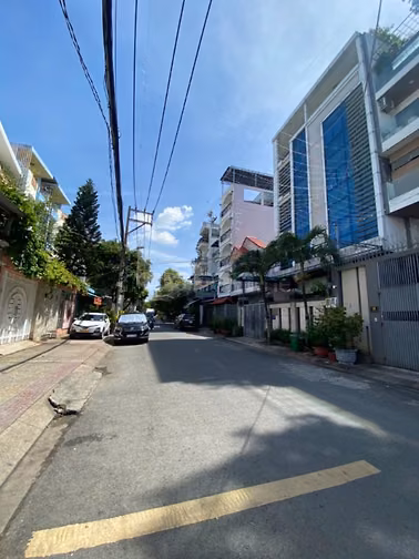 Nhà cho thuê MT rộng 9x22m gác lửng,phường Tân Thành,quận Tân Phú