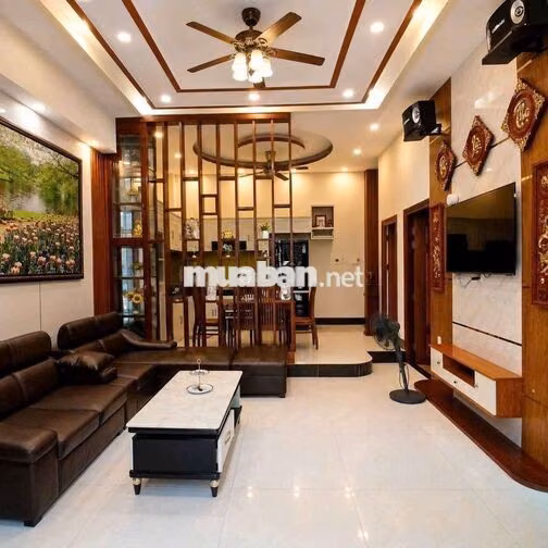 Cho thuê nhà trệt lầu full nội thất xịn, gần đại học y dược