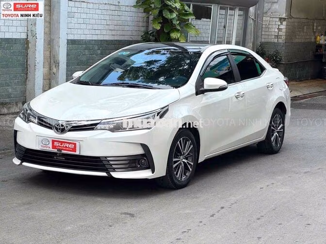 Toyota Altis 1.8G 2019 Trắng 74.000 km