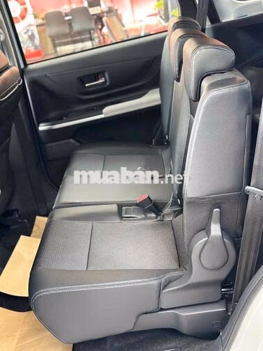 Toyota Veloz Cross Trắng 7 chỗ