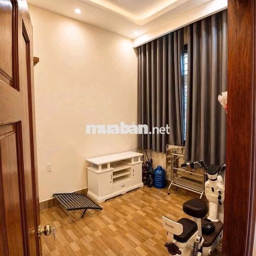 Cho thuê nhà trệt lầu full nội thất xịn, gần đại học y dược