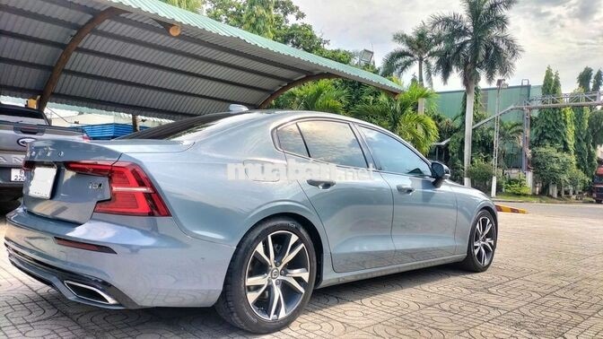 Volvo S60 Xanh xám 4 chỗ