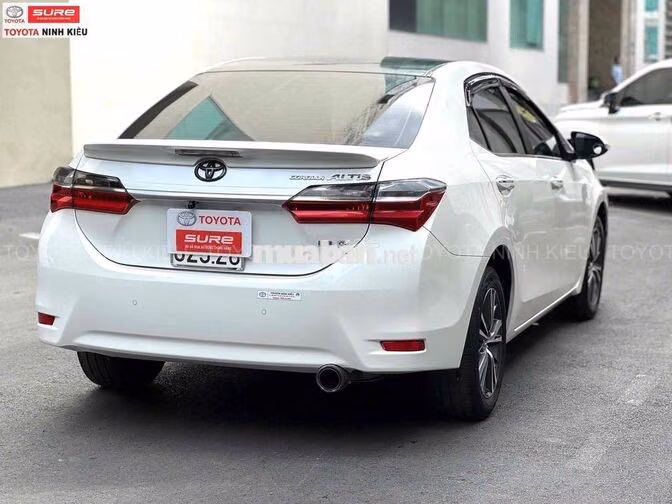 Toyota Altis 1.8G 2019 Trắng 74.000 km