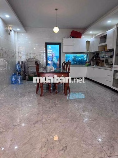 Cho thuê nhà MT khu tên Lửa full nội thất