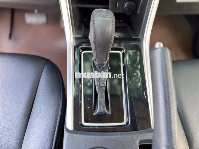 Mitsubishi Xpander 2021 Tự động Trắng 7 chỗ