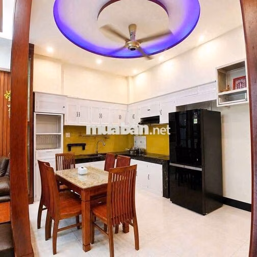 Cho thuê nhà trệt lầu full nội thất xịn, gần đại học y dược