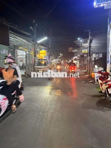 Nhà Liên Tổ 12-20 đường Nguyễn Văn Cừ 8,5 triệu