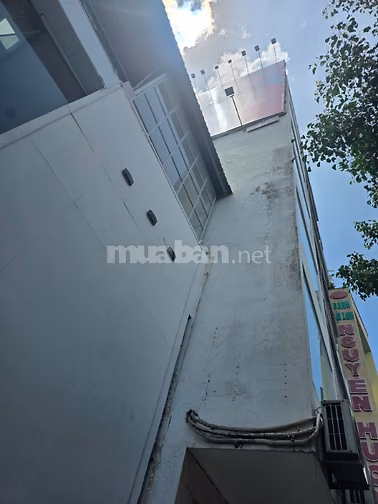 NHÀ MT ĐƯỜNG NGUYỄN VĂN TRỖI,  THUẬN TIỆN KINH DOANH MỌI NGÀNH NGHỂ.