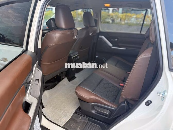Toyota Innova Cross 2.0V 2026 Trắng ngọc trai