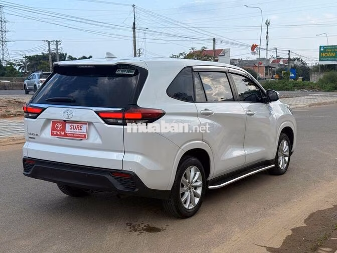 Toyota Innova Cross 2.0V 2026 Trắng ngọc trai