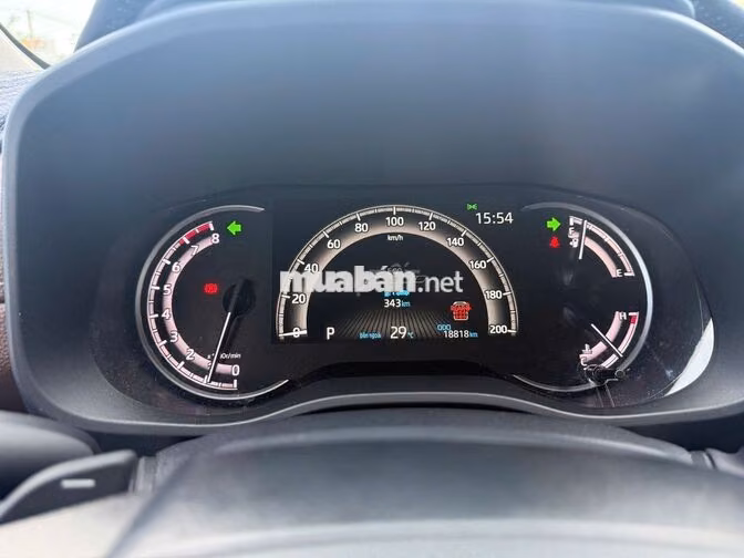 Toyota Innova Cross 2.0V 2026 Trắng ngọc trai