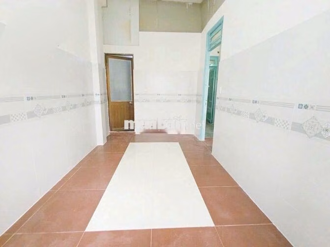 CHO THUÊ NHÀ ĐƯỜNG TÂN HƯƠNG 4 x 11 M Đúc 2,5 tấm : 3 PN , 4 Wc 