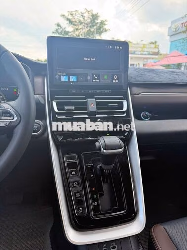 Toyota Innova Cross 2.0V 2026 Trắng ngọc trai