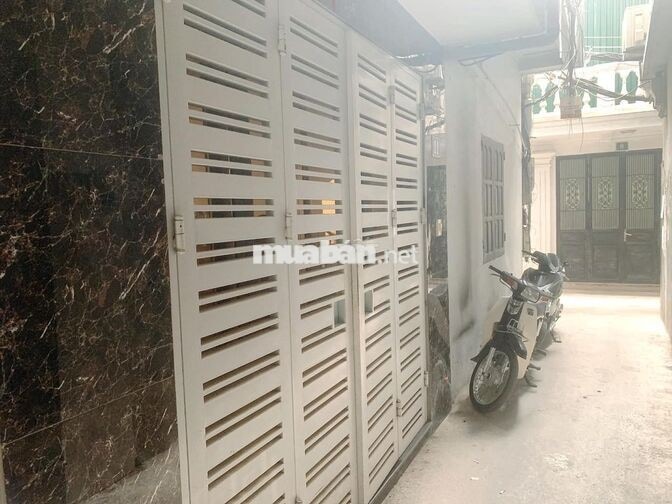 Tôi chính chủ bán nhà 11 ngách 102 ngõ 180 Phố Nguyễn Lương Bằng, ĐĐ