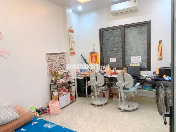 Tôi chính chủ bán nhà 11 ngách 102 ngõ 180 Phố Nguyễn Lương Bằng, ĐĐ