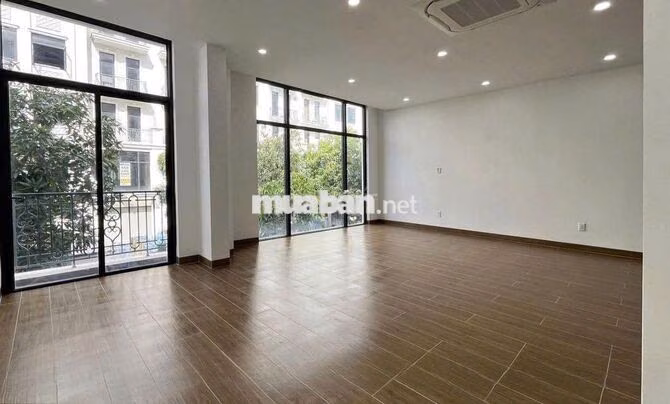TÒA NHÀ MINI - 68A Út Tịch, P.4, TB - Sàn Suốt - DTSD 500m2, Thang Máy