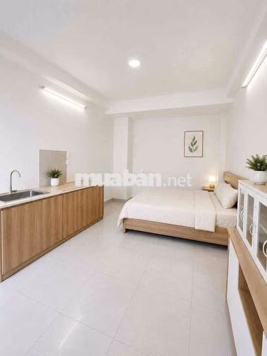 Nhà 5 tầng sân thượng ,Hẻm xe hơi,thông ,Bên hông Đại Ngoại Thương.