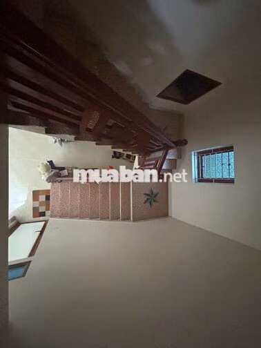 Bán đất kèm nhà 2 tầng kiên cố, công năng đầy đủ tiện nghi
