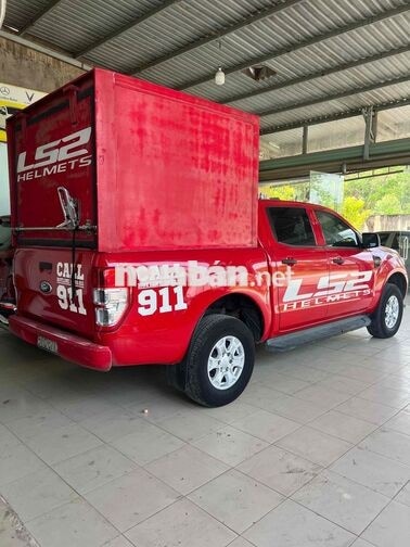 Ford Ranger Số sàn màu Đỏ