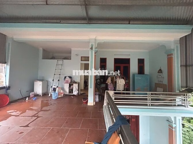 Bán đất kèm nhà 2 tầng kiên cố, công năng đầy đủ tiện nghi